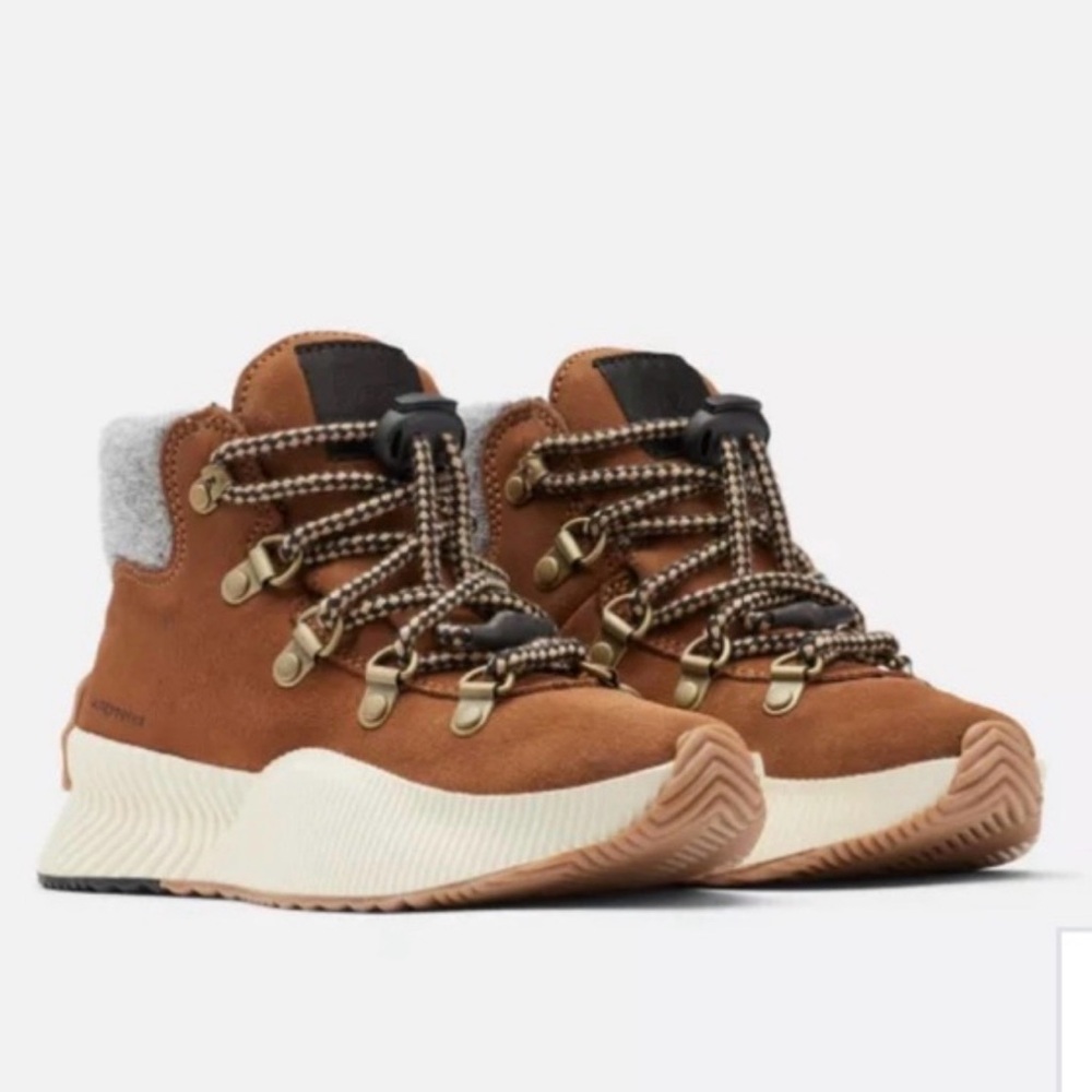 Sorel Out N About III Conquest Suede and Grey Hiking Boot Women’s Size 7.5